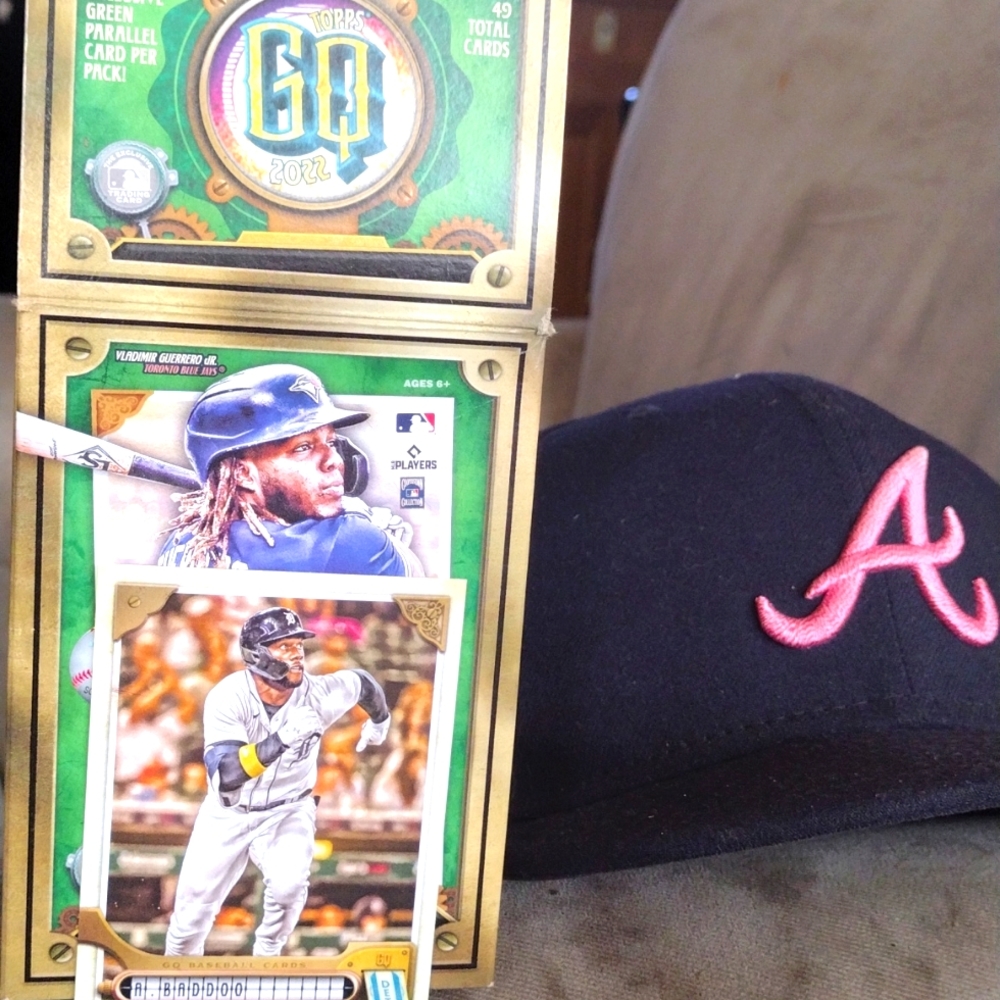 Mystery pack 40 cards. As a collector  2019-23, boxes will contain +$40 value.